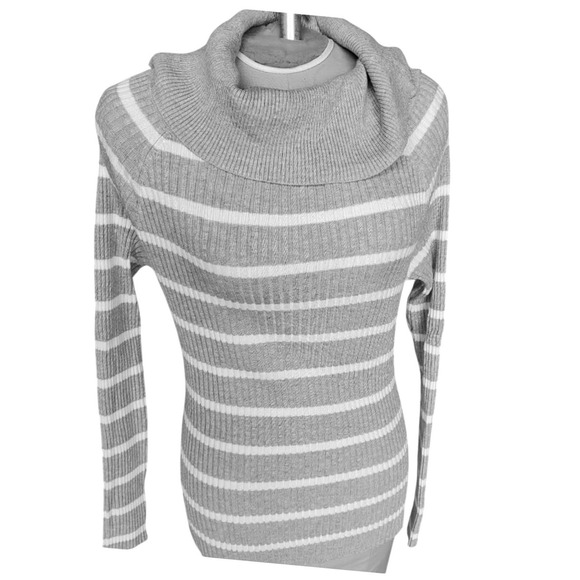 NWT Hooked Up by I.O.T Striped Gray & White Ribbed Sweater Size Large - Picture 6 of 6